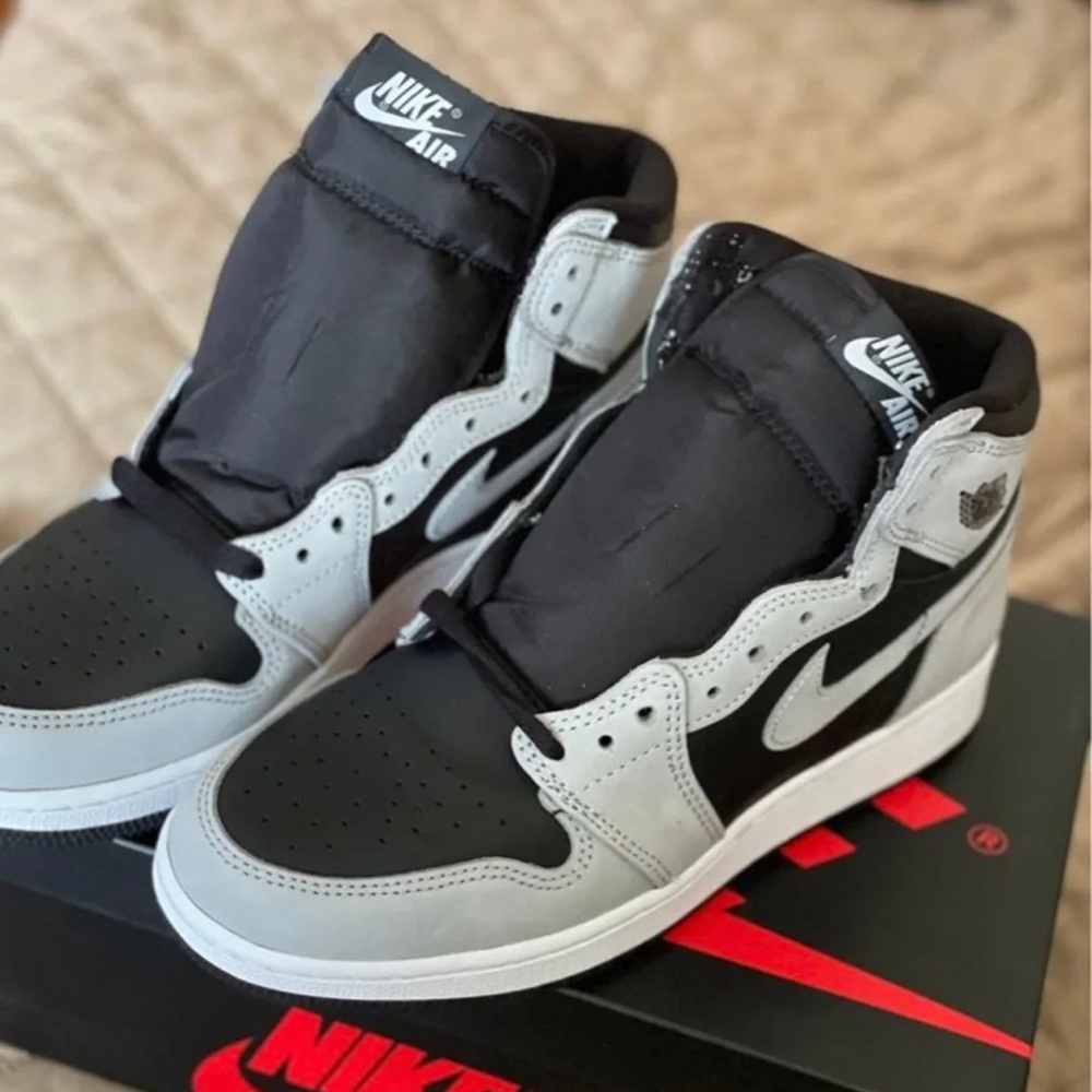 AIR JORDAN 1 retro high shadow